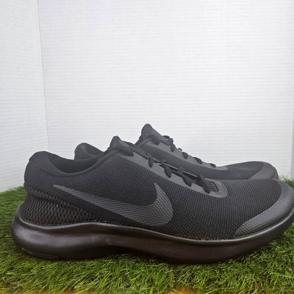 Nike Men's Revolution 7 Road Running Shoes - Picture 3 of 9